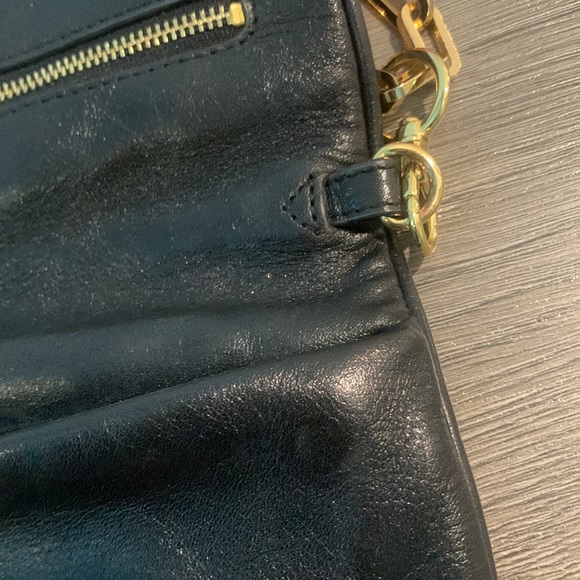 Tory Burch clutch with attachable shoulder strap - Picture 7 of 15